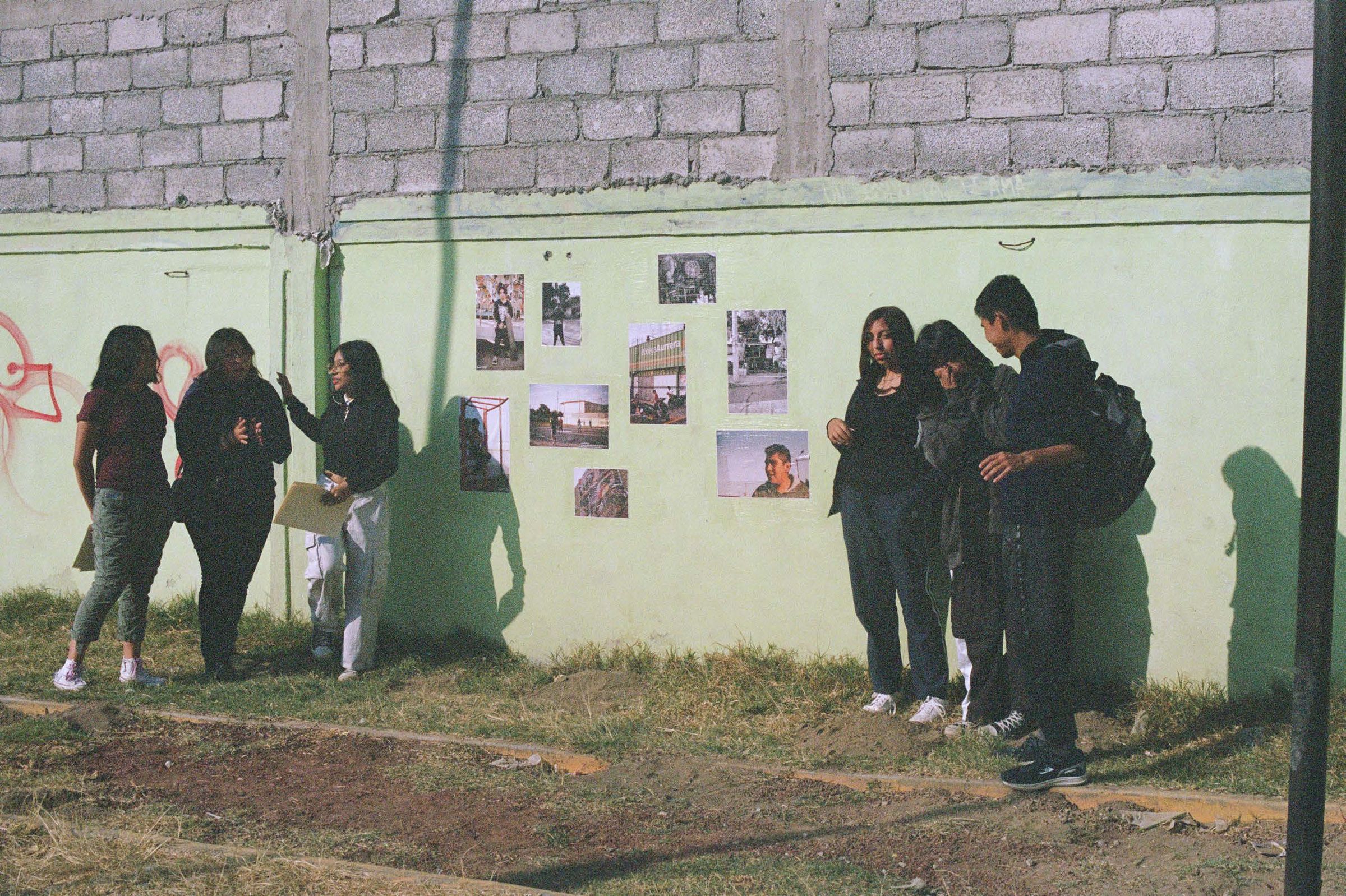 la exposición en las calles de Casas ARA